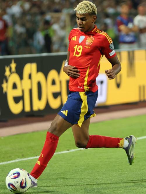 Cánh cửa rộng mở tại đội tuyển Tây Ban Nha