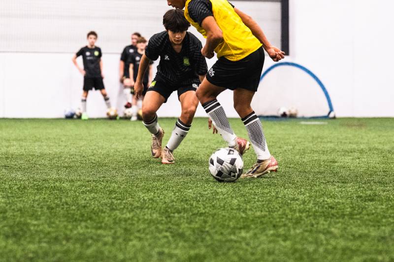 Chuyển trạng thái và pressing trong sơ đồ 3 trung vệ