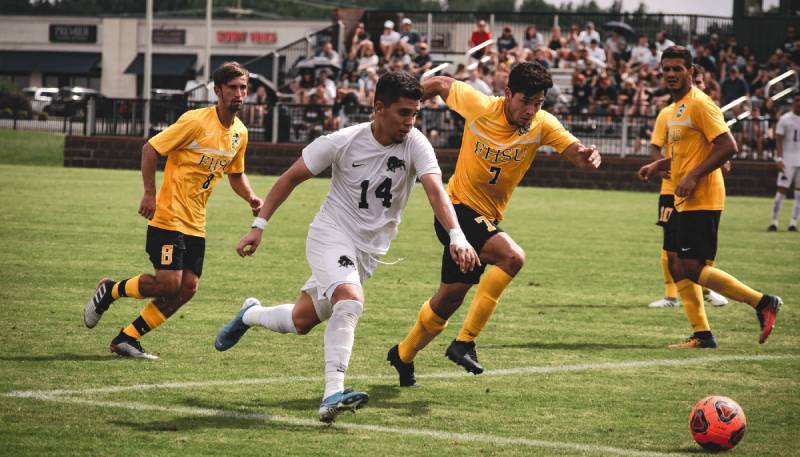 Tiền đạo cắm trong bóng đá hiện đại