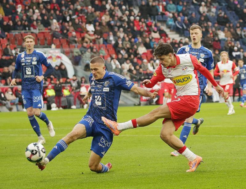 Triet ly bong da red bull