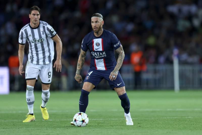 Vị trí CB trong bóng đá là gì?